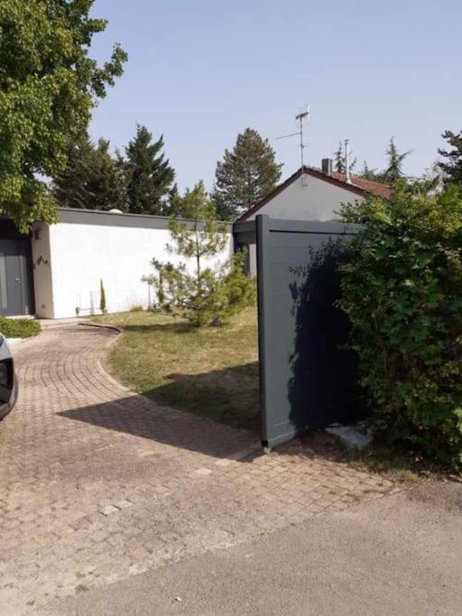Apartament Les Pins De Talant , Au Calme En Rez De Jardin Zewnętrze zdjęcie